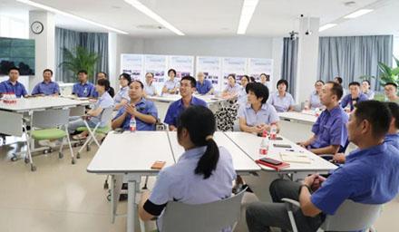 孩子的成長(zhǎng)，除了老師，還有……